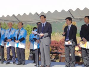 富士山　麺と食のフェスティバルの会場で行った日中友好フェスティバル開幕式